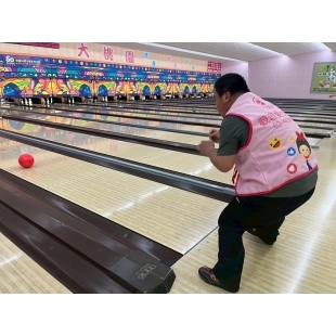 LINE_ALBUM_412保齡球_250414_1.jpg